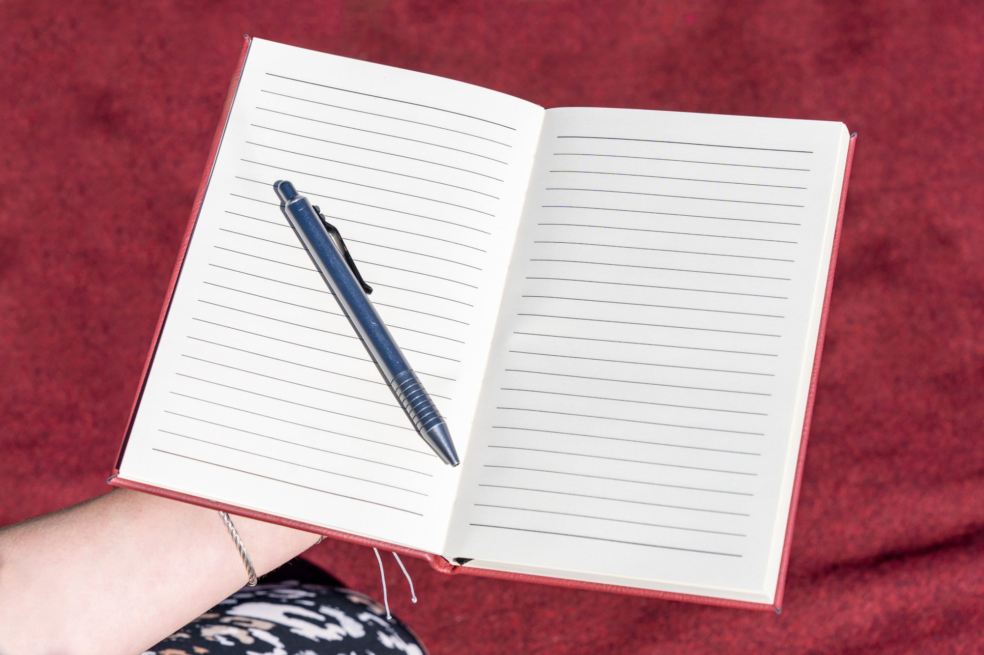 Busy hands, peaceful heart Journal 